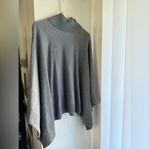 Poncho Sweater 🩶